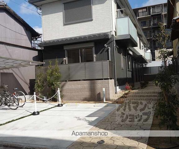 シャーメゾン東山七条の玄関写真
