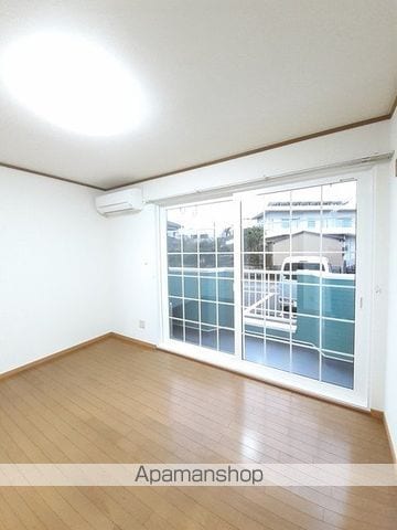 シャンゼリゼ弐番館の内装写真