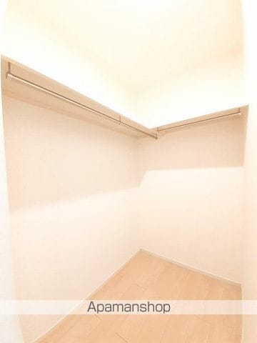 ブランド バルーン Bの内装写真