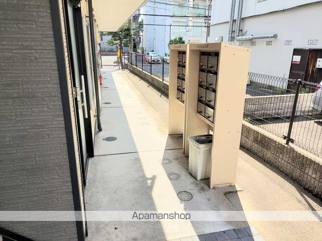 レオパレスひらかたの玄関写真