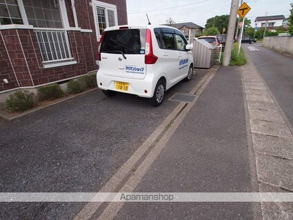 カーサ　ラウレールⅡ[2LDK/56.76m2]の駐車場2