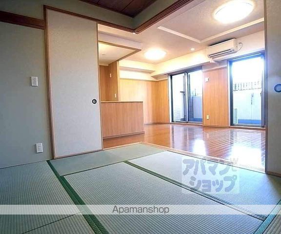 パインフィールド西京極の内装写真