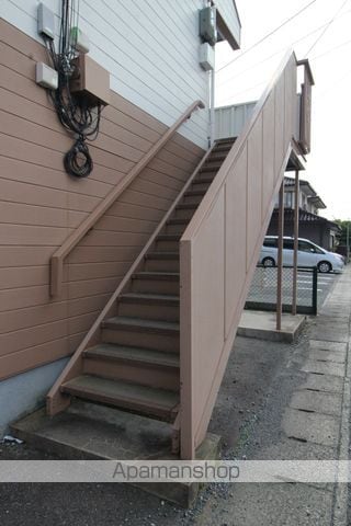 レジデンス太陽A棟の玄関写真