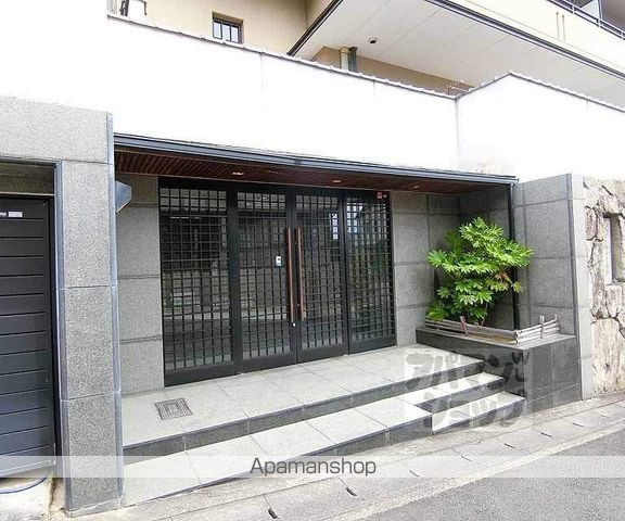 パインフィールド山科の玄関写真