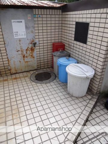 ロイヤルハイツまつい2の内装写真