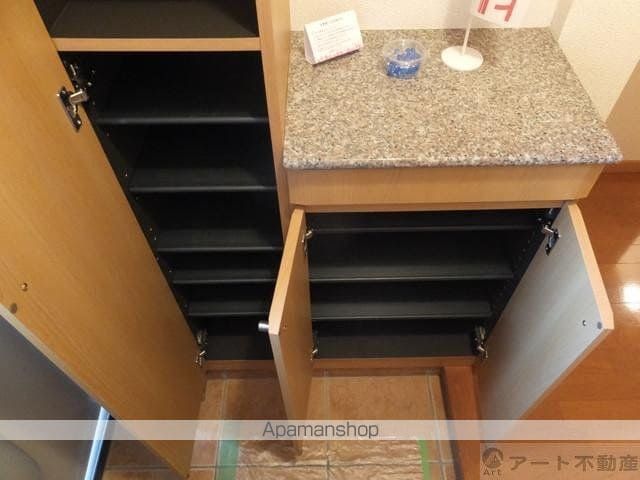 リヴァーパークCの内装写真