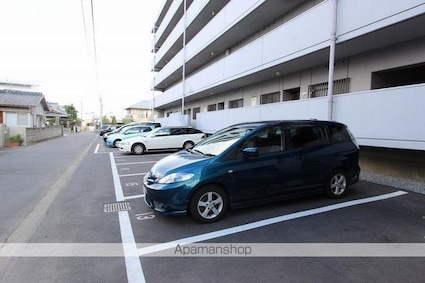 メゾンＡＫＩ[3LDK/71.27m2]の駐車場