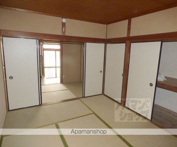 修学院坪江町貸家の内装写真