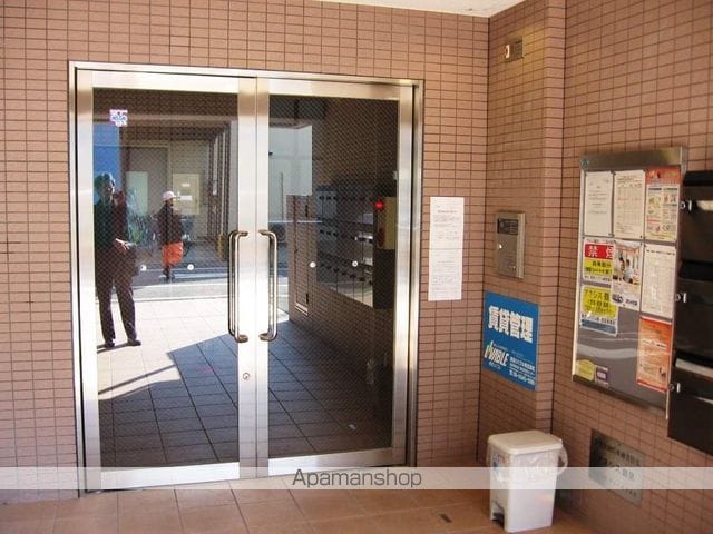 アネシス鶴見の玄関写真