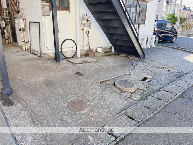 ヤングライフの玄関写真