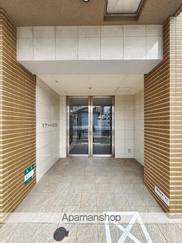 リアーレ北田辺の玄関写真