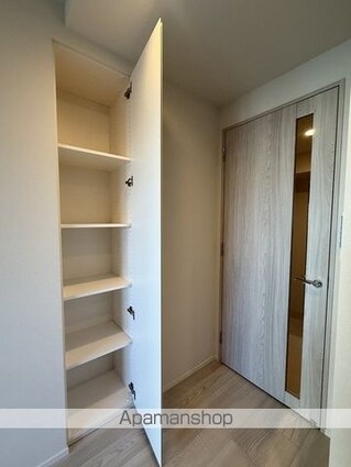 プレディアコート三軒茶屋[1LDK/36.16m2]の収納2