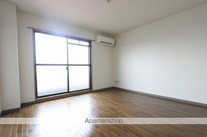 キング・ビー[1K/25.92m2]のリビング・居間