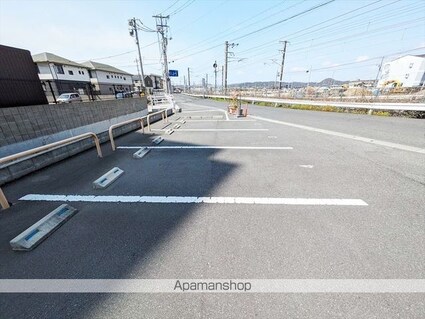 ＦＯＲＴＵＮＡ老松[1LDK/49.31m2]の駐車場