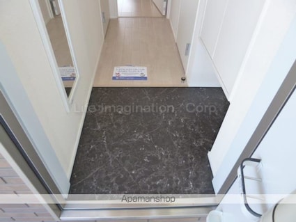 ミランダＬａｋｅ　Ｍｕｓｅ[1R/26.5m2]の玄関