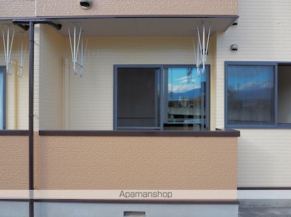 ＬＯＴＵＳ　ＣＯＵＲＴ[2K/32.8m2]のバルコニー