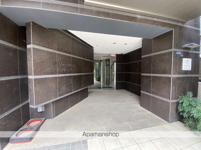 グランガーデン足代新町の玄関写真