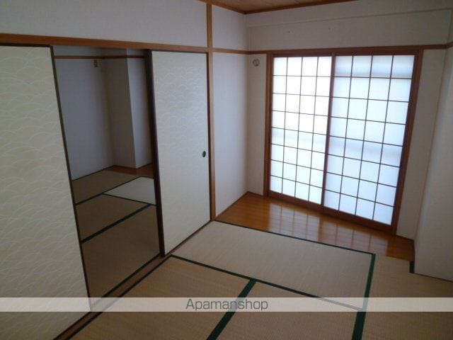 ロイヤルハイツ新芦屋の内装写真
