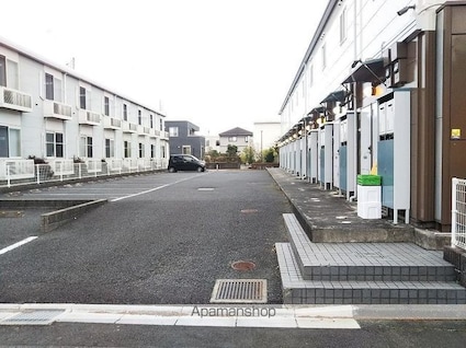 レオパレスクエスタ[1K/26.08m2]の駐車場