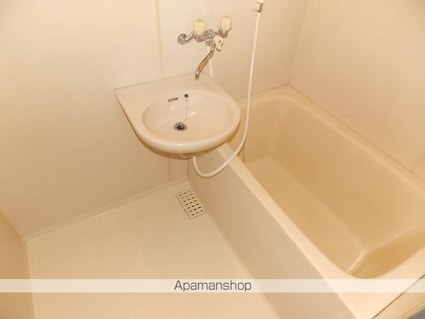 エバーグリーン[1R/20m2]のバス