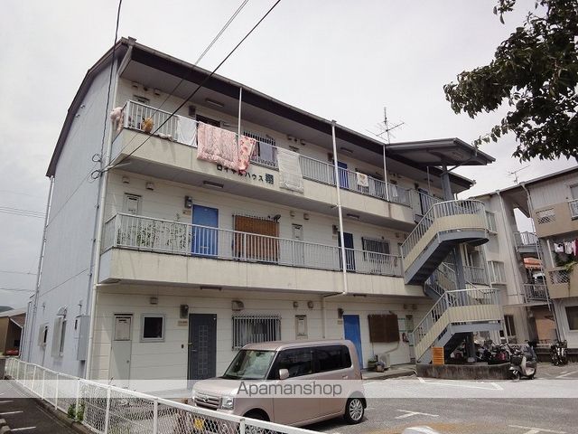 ロイヤルハウス翔の玄関写真