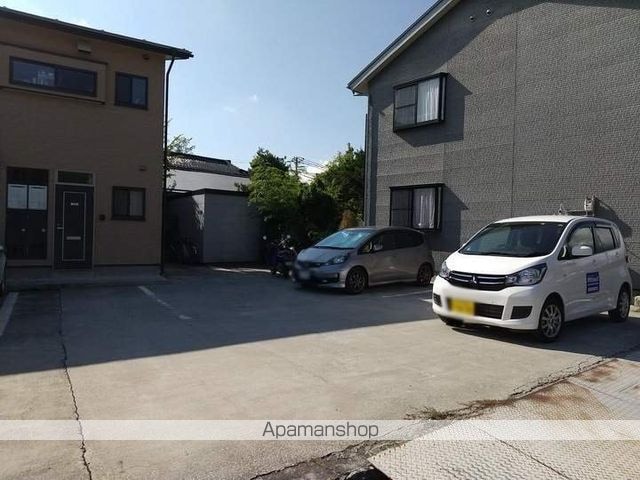 長野県松本市大字新村[1K/32.18m2]の駐車場4