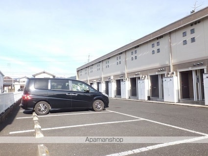 レオネクストアートラスＴａｋａ[1K/28.02m2]の駐車場