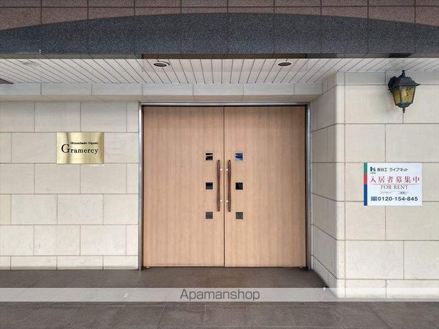 グラマシー心斎橋東の玄関写真