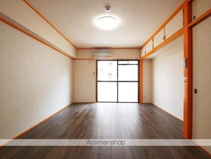 ＴＲＯＩＳ　トロワ[1K/25.41m2]のリビング・居間