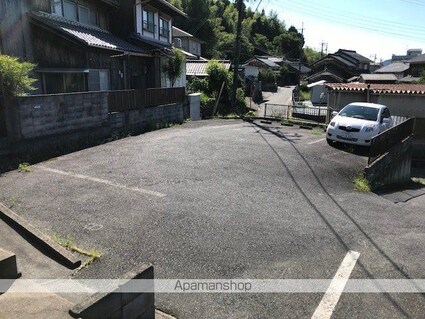 ハイスクエア湖南[1K/18.55m2]の駐車場2