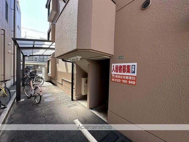 GRACE KANDA COURTの玄関写真