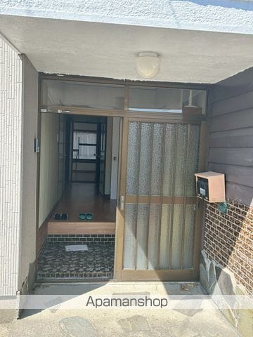 谷口貸家の玄関写真