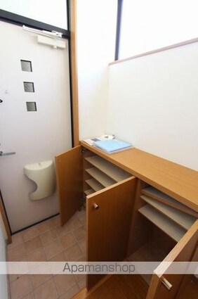 ファミール宮内[1K/30m2]の玄関