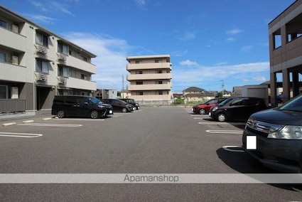 サンモール東川口　Ａ棟[2LDK/70.29m2]の駐車場