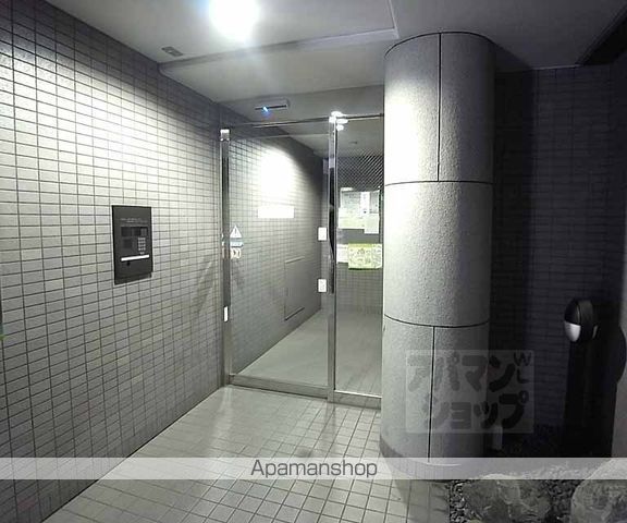 ロザーンジュ堀川の玄関写真