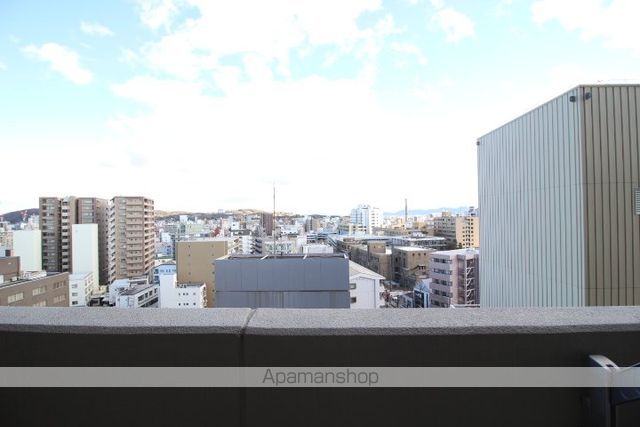 アルファステイツ大学病院通りの玄関写真