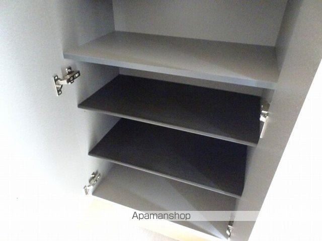 ティールーム湊 IIの内装写真
