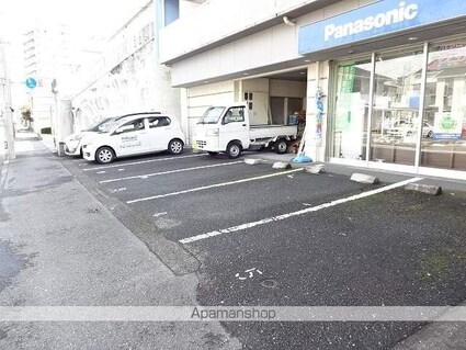 アクセスコート[1LDK/40.23m2]の駐車場