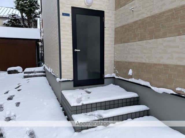 レオパレス西波止場の玄関写真