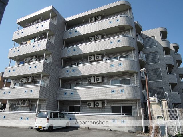 依田ハイツ D棟の外観写真