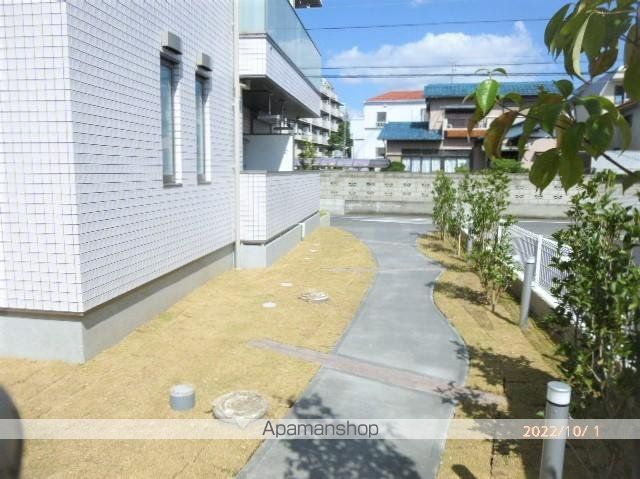 DEN DOUCE デンドゥースの玄関写真