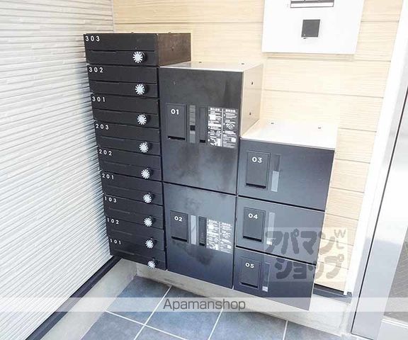 LA VIERE山科の外観写真