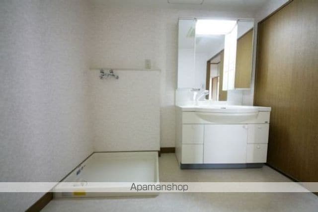 アーベインルネス別府1号棟の内装写真