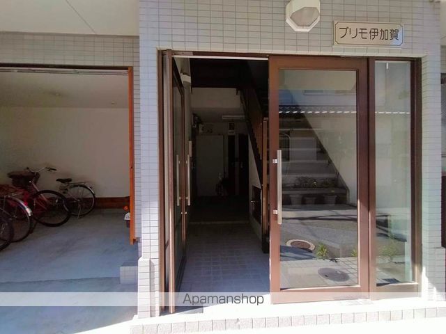 プリモ伊加賀の玄関写真