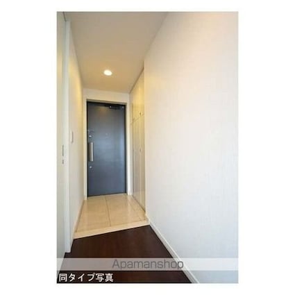 ＨＦ若松河田レジデンス[2LDK/52.81m2]の玄関