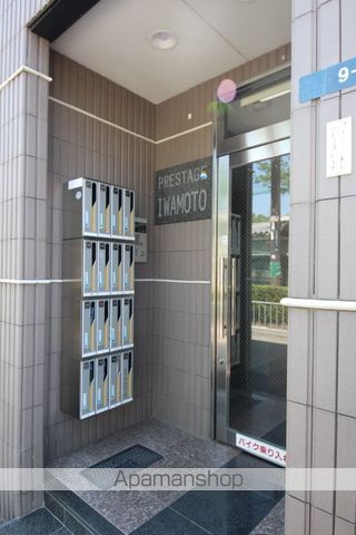 プレステージ岩本の玄関写真