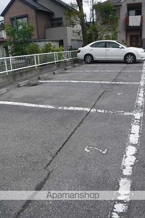 ユーホリアＲ２[2DK/42.42m2]の駐車場2