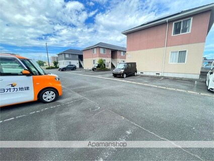 サウザンドタウン　Ｃ棟[1LDK/42.72m2]の駐車場2