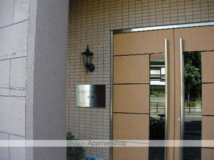 東京都新宿区余丁町[1K/21.34m2]の外観2