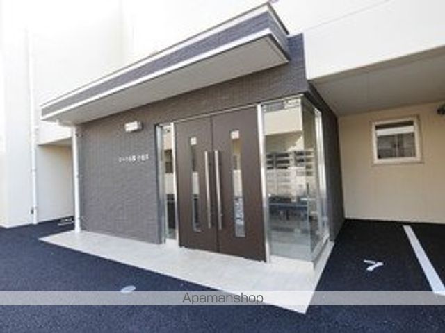 シャトル聖 小金井の玄関写真
